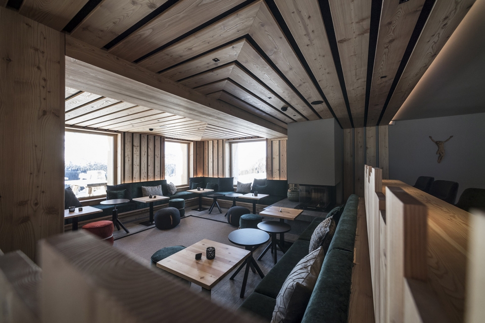 zallinger hotel by noa