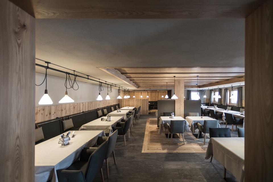 zallinger hotel by noa