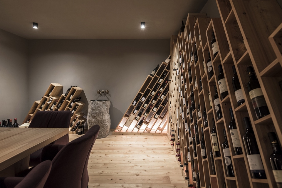 zallinger hotel by noa
