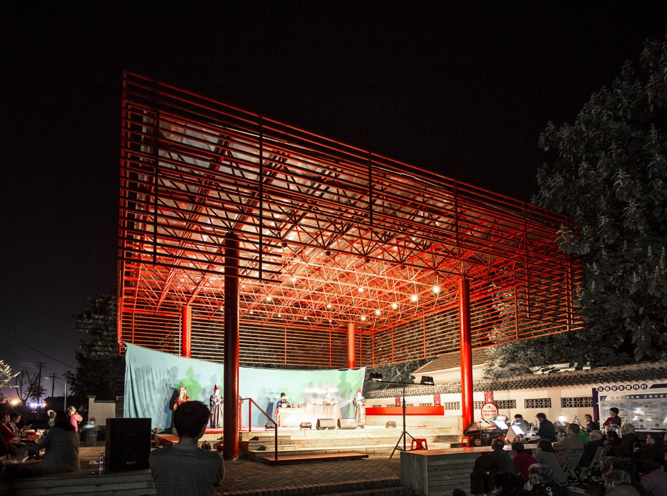 stage for beihedong village fu yingbin
