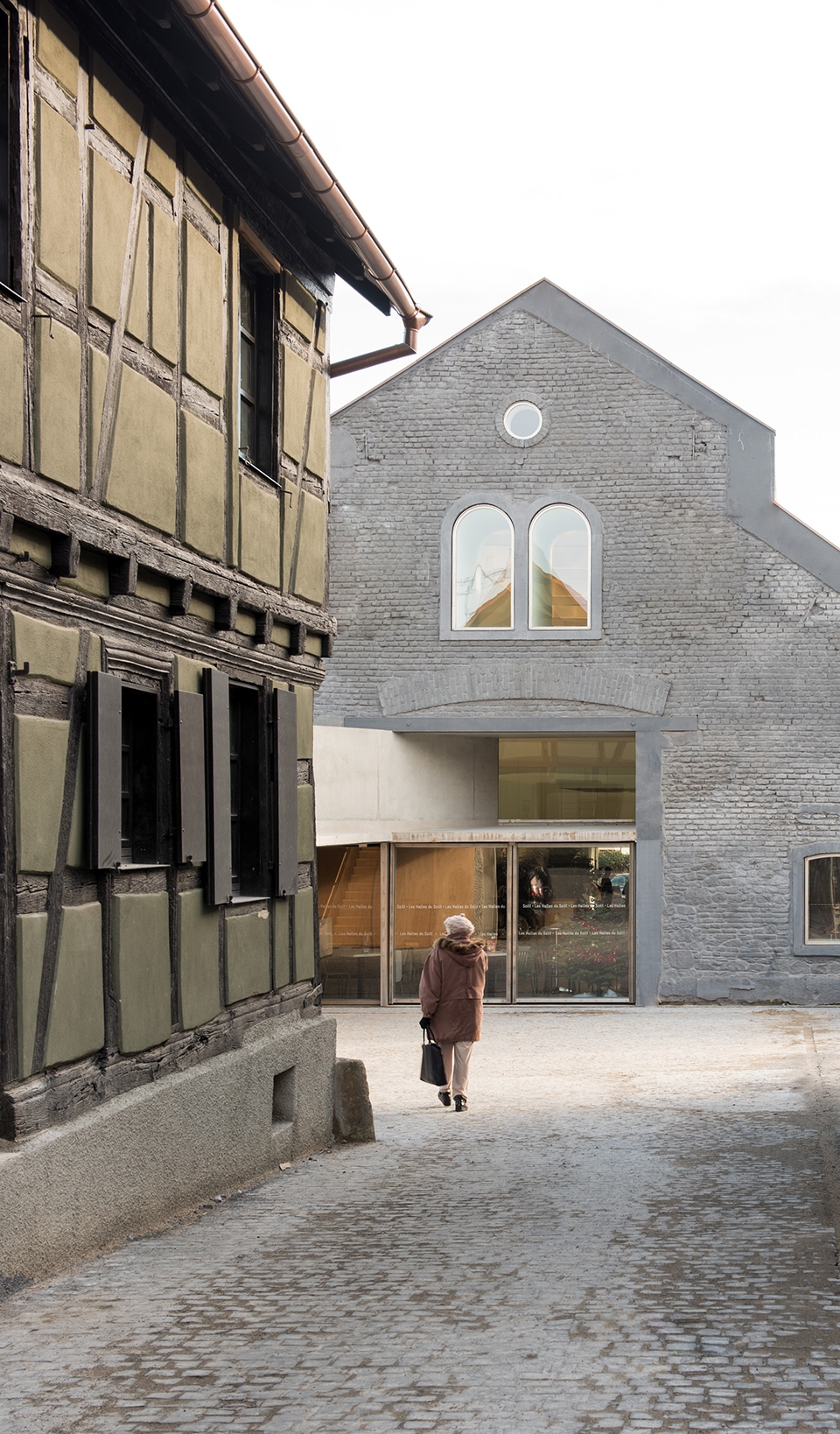 covered market and exhibition area in schiltigheim by dominique coulon associes