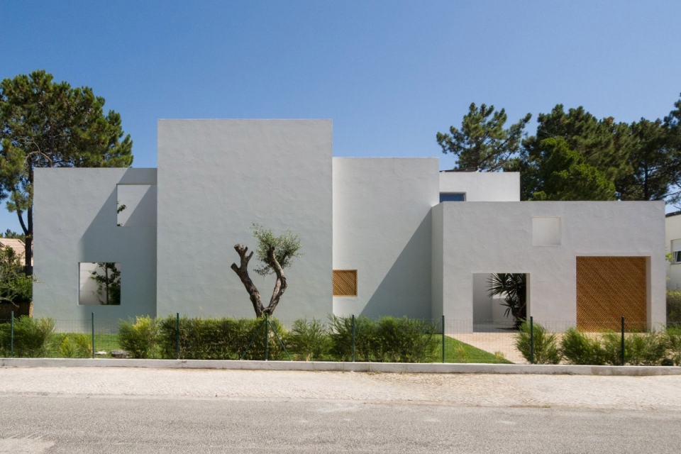 house in troia by miguel marcelino