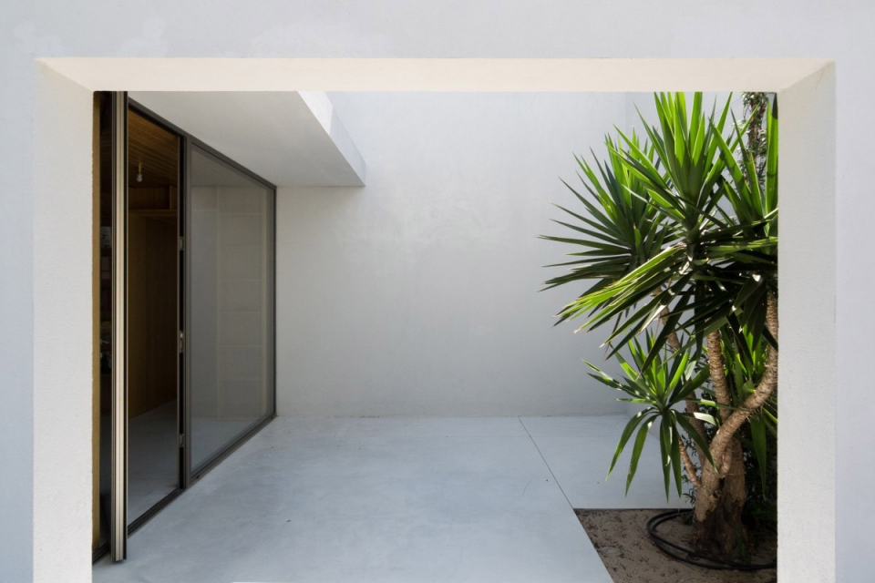 house in troia by miguel marcelino