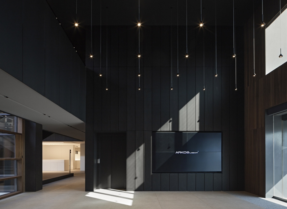 arkoslight offices by francesc rife studio