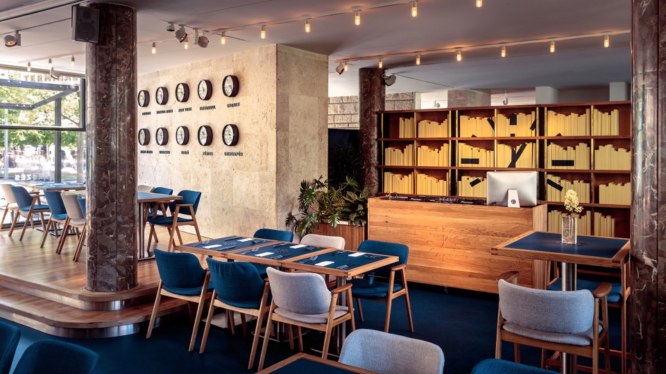 terminal restaurant by 81font