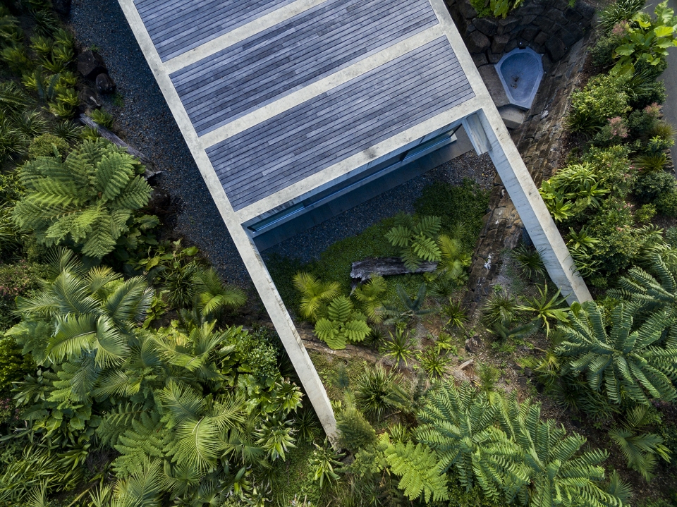 Lune de Sang Pavilion by CHROFI