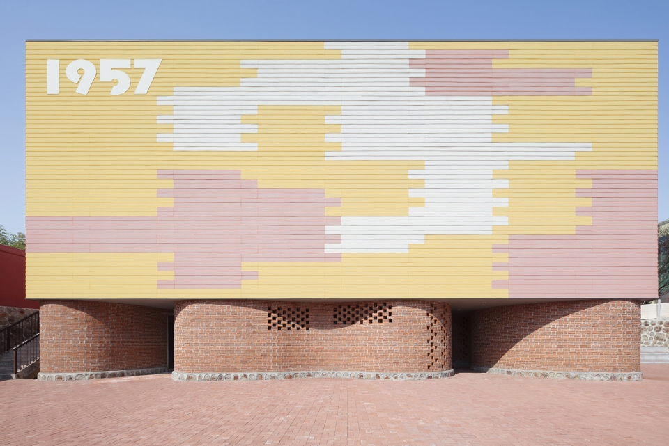 indoor playground doubling as lecture hall of yueyang county no 3 middle school china by sup atelier