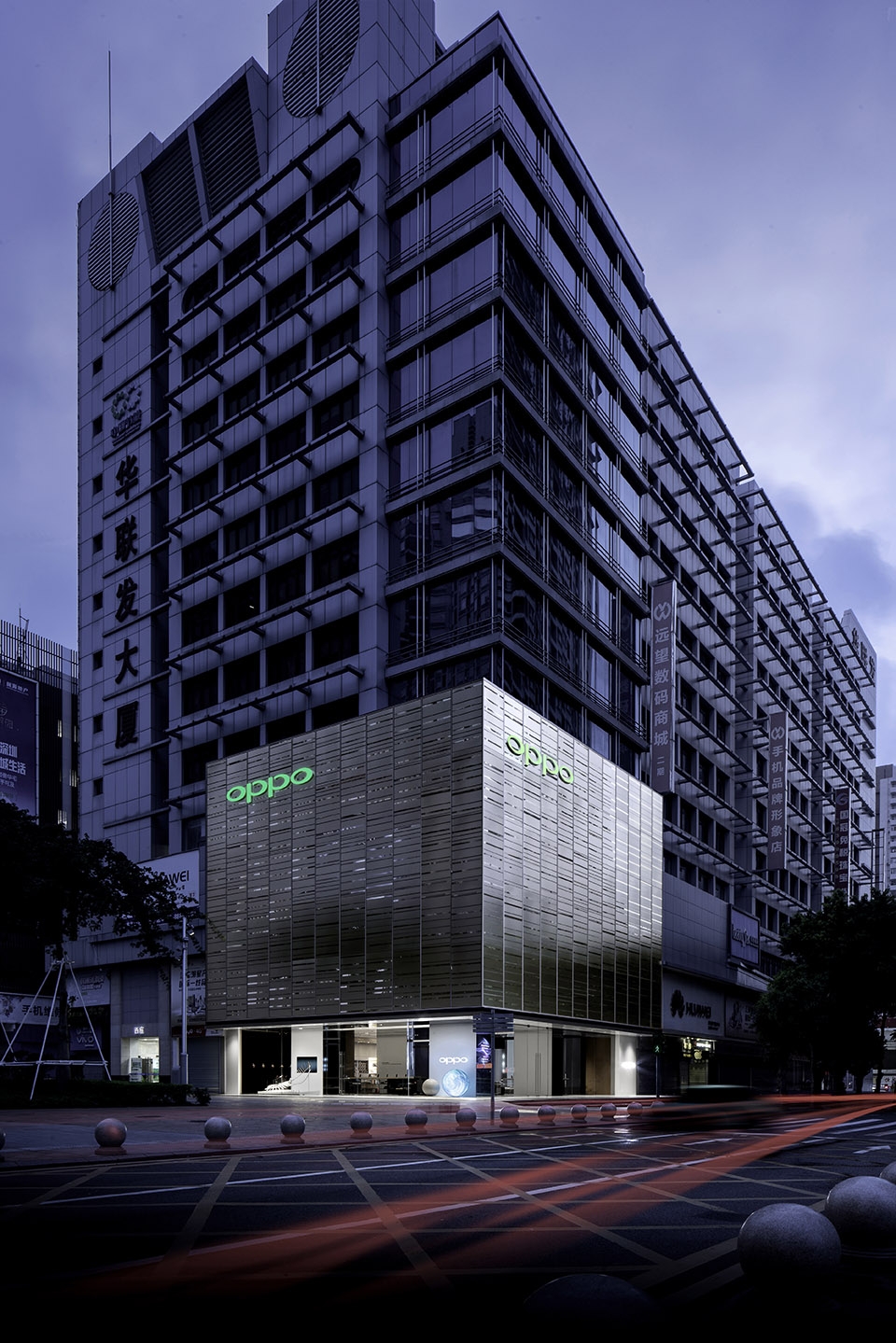 OPPO深圳旗舰店 / 东仓建设
城市客厅