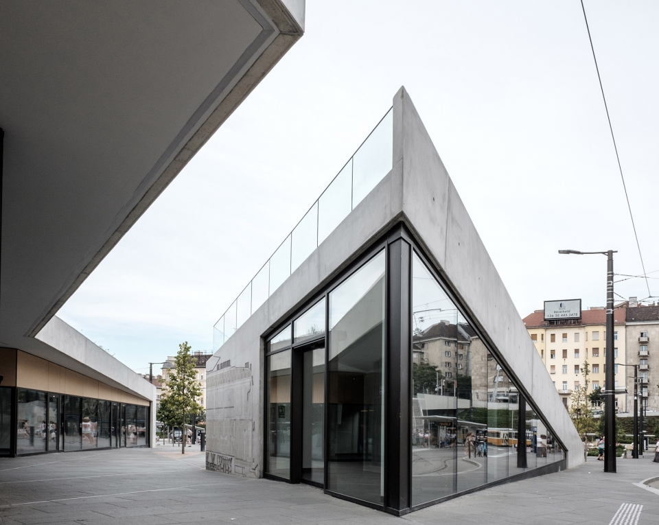 szell kalman square by epitesz studio