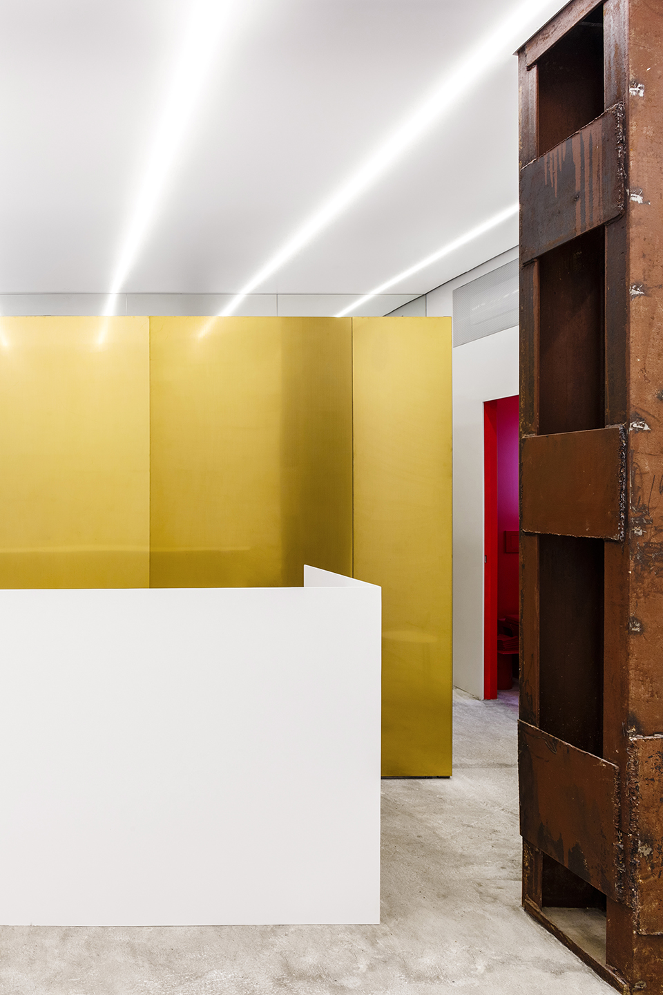 Bronze Glow by Crosby Studios 谷德设计网