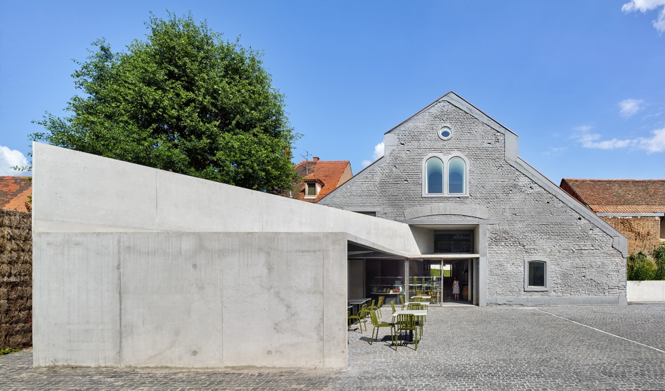 covered market and exhibition area in schiltigheim by dominique coulon associes