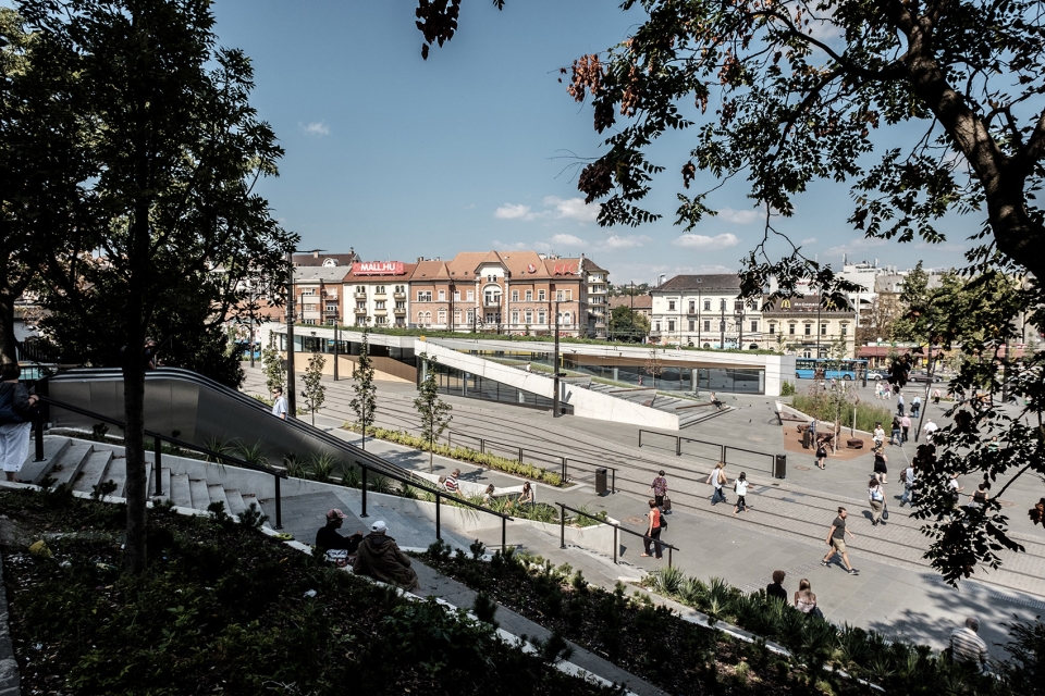 szell kalman square by epitesz studio