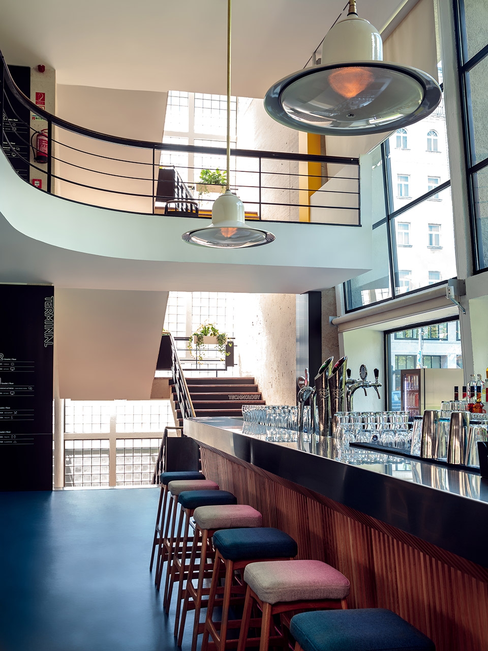 terminal restaurant by 81font