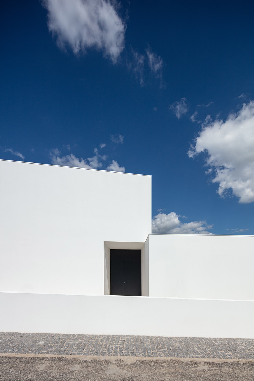 gafarim house by tiago do vale arquitectos