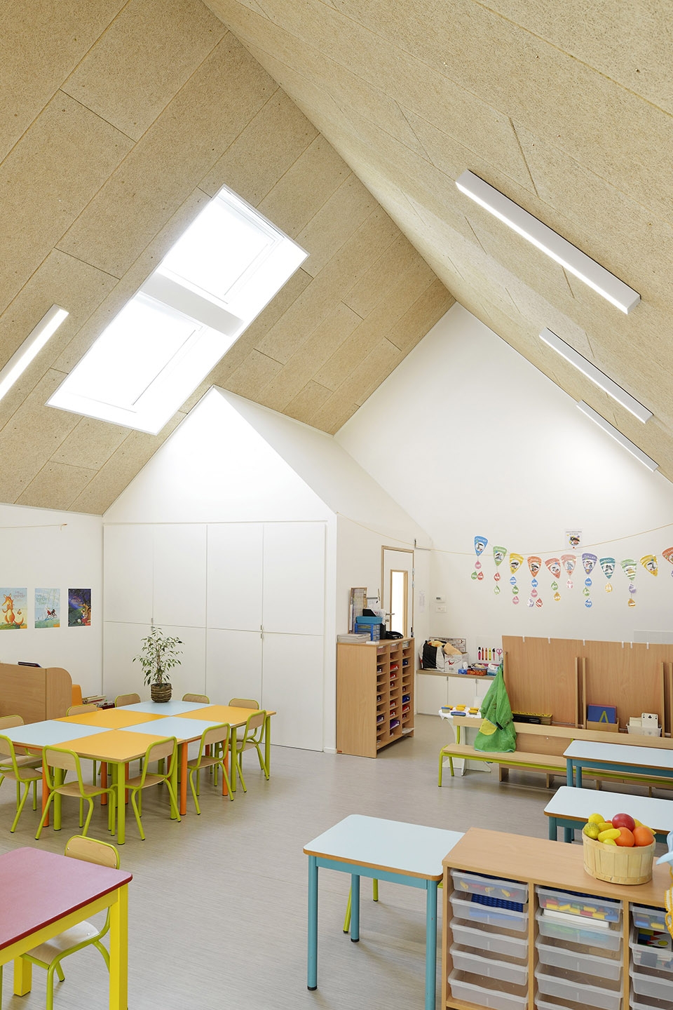 la ruche幼儿园,法国 / tracks - 谷德设计网