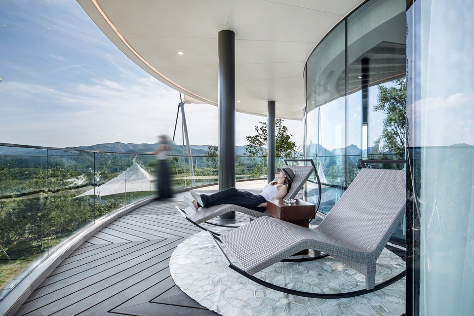 spring breeze tented hotel in shili town china by hangzhou huanting architectural engineering design co ltd