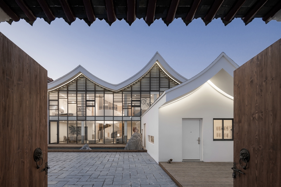qin garden renovation of an old house in taizhou china by does design