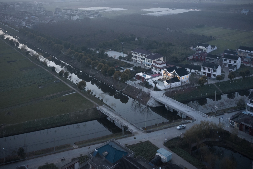 qin garden renovation of an old house in taizhou china by does design