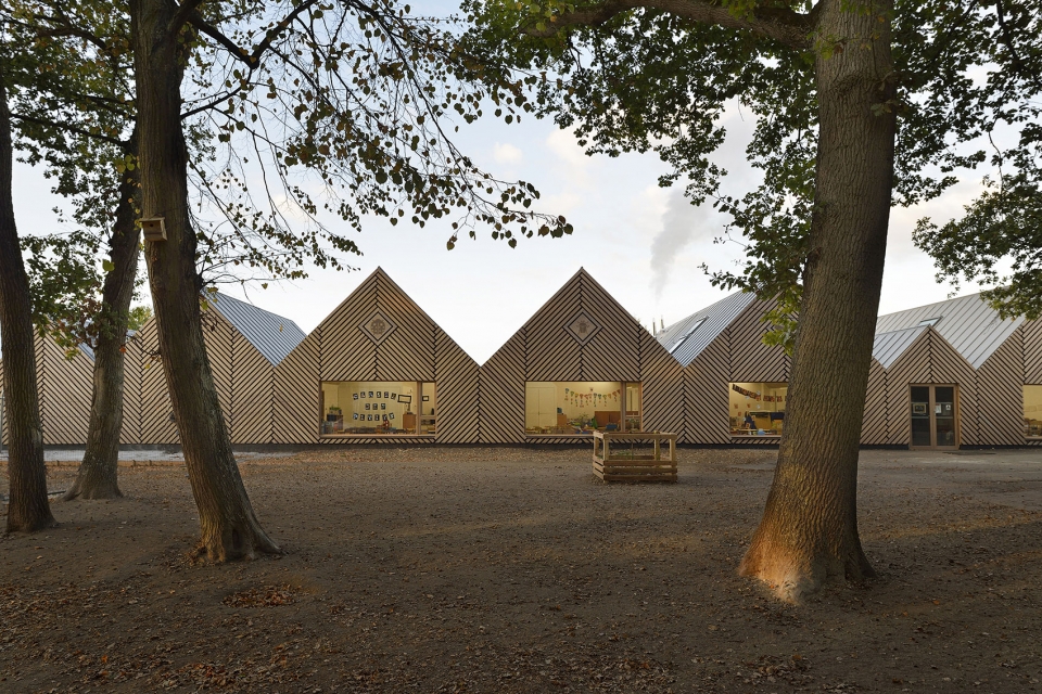 school la ruche by tracks