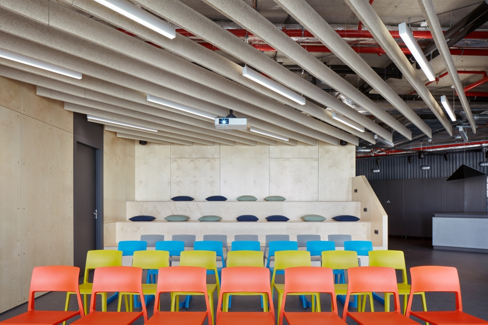 trask solution a s office by studio perspektiv s r o