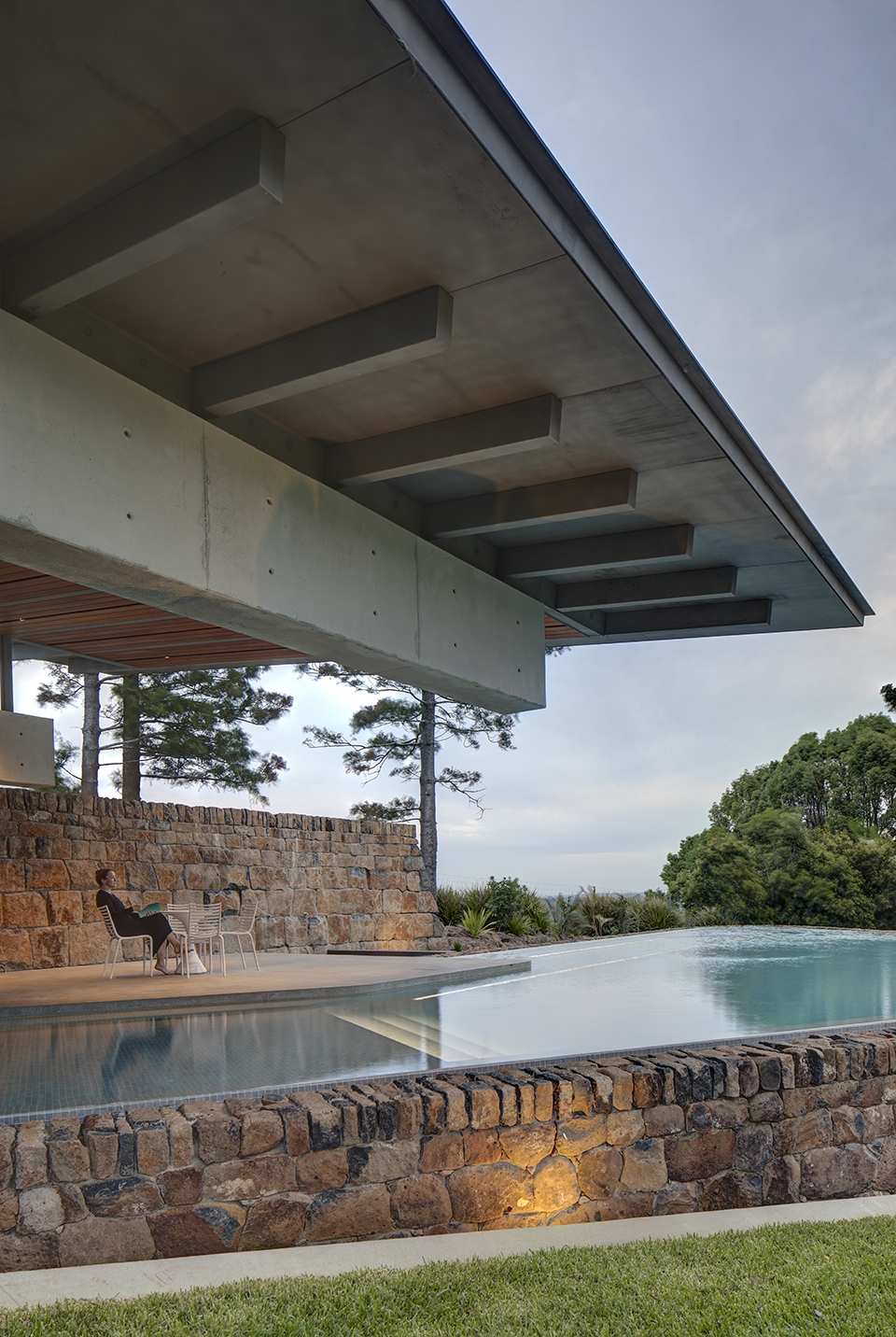 Lune de Sang Pavilion by CHROFI