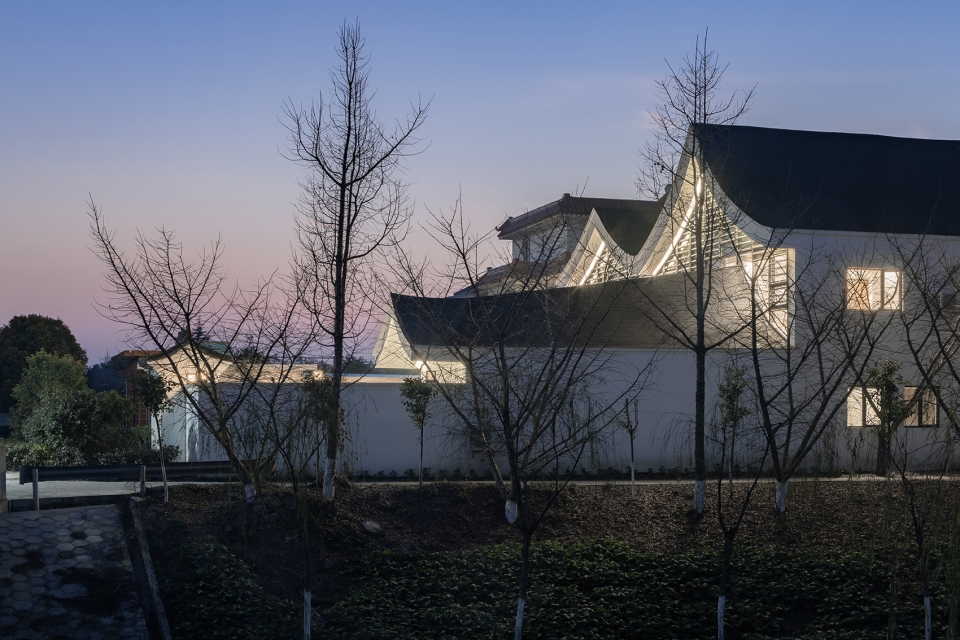 qin garden renovation of an old house in taizhou china by does design