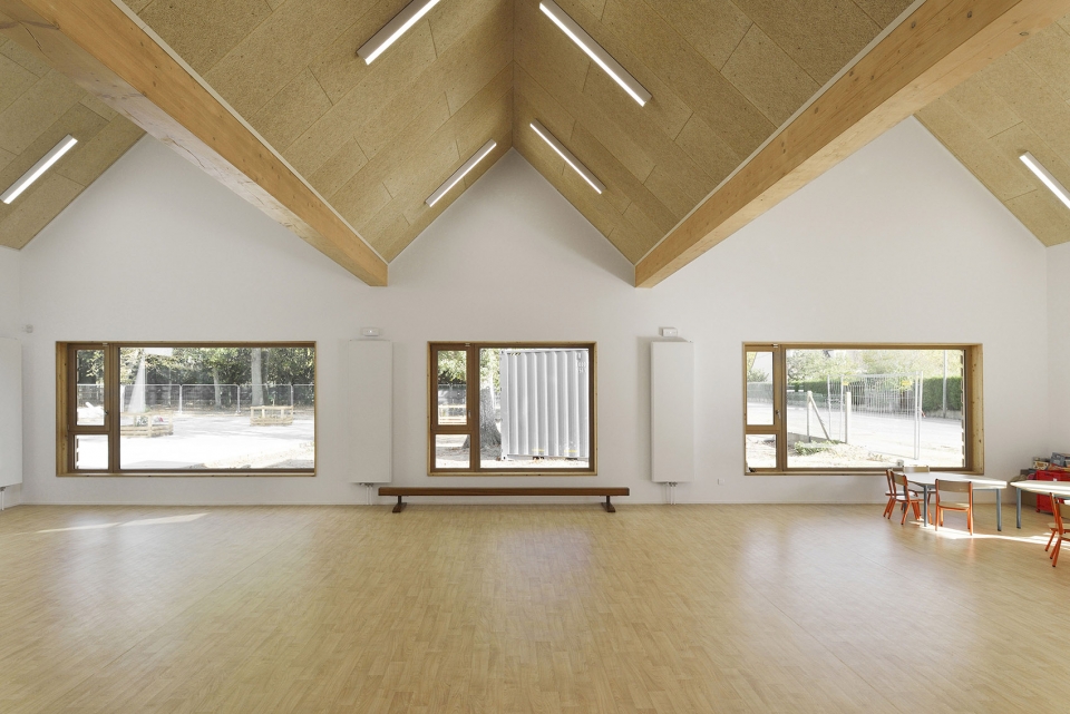 school la ruche by tracks