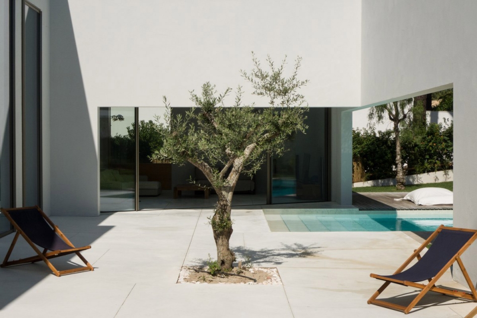 house in troia by miguel marcelino