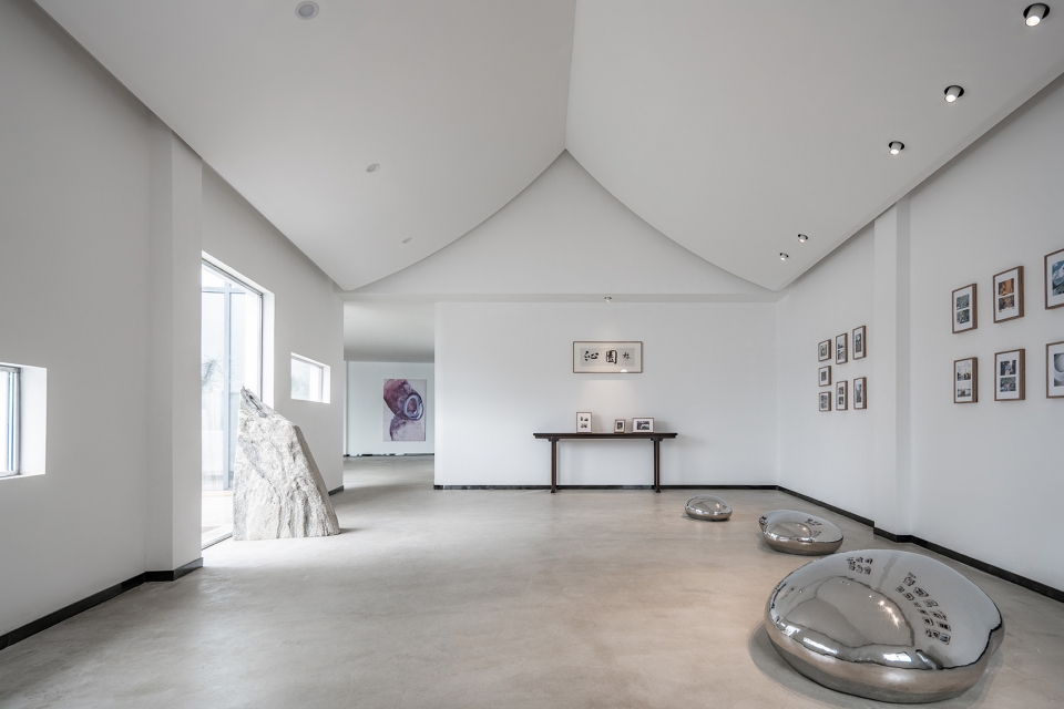 qin garden renovation of an old house in taizhou china by does design