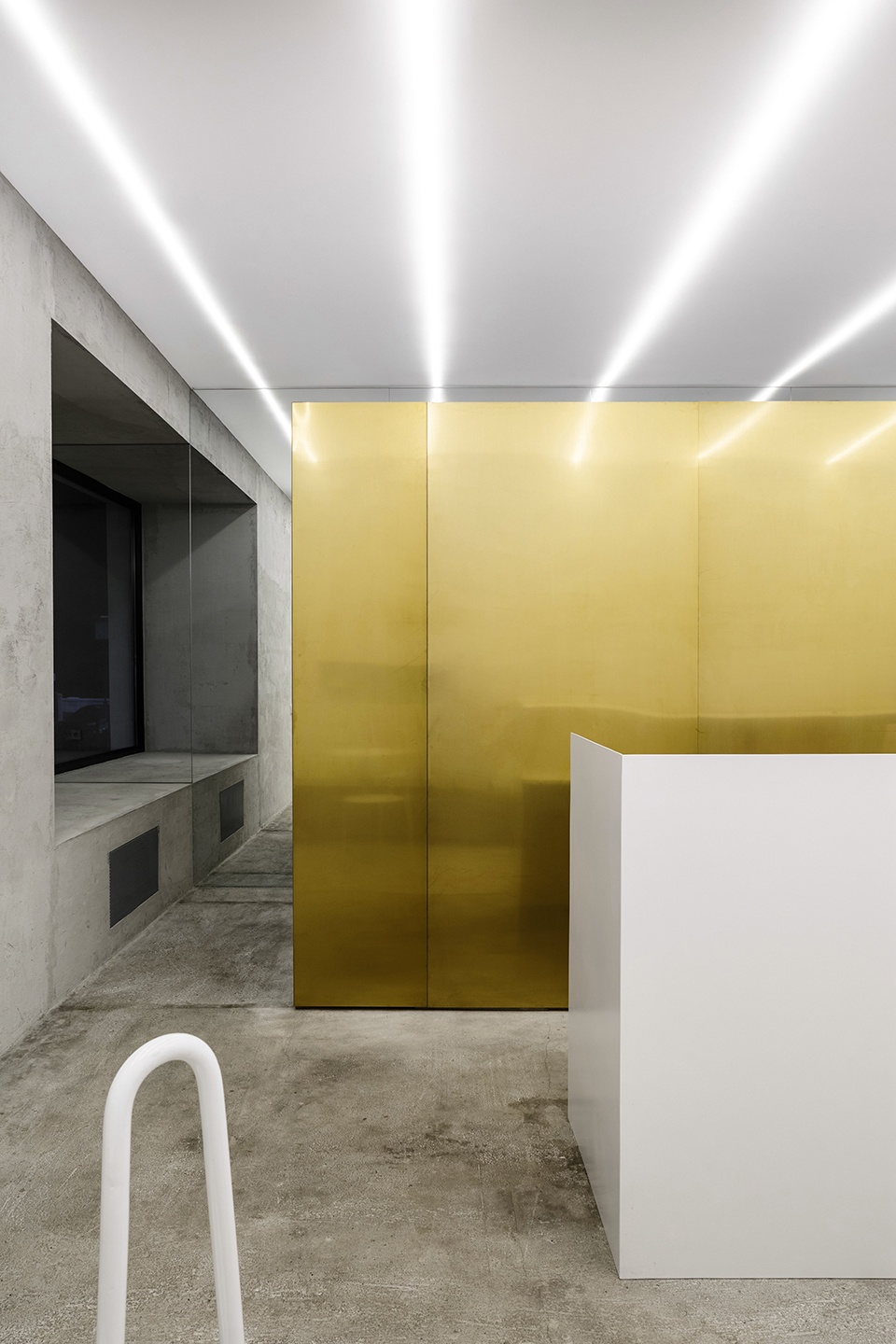 Bronze Glow by Crosby Studios 谷德设计网