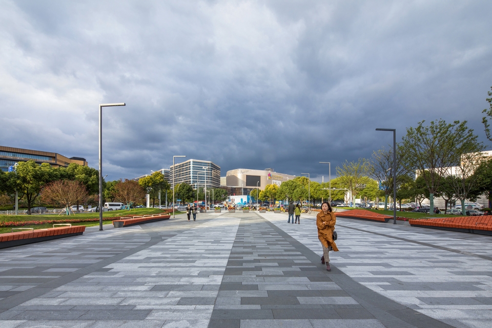 landscape design of shanghai mixc mall china by lab dh