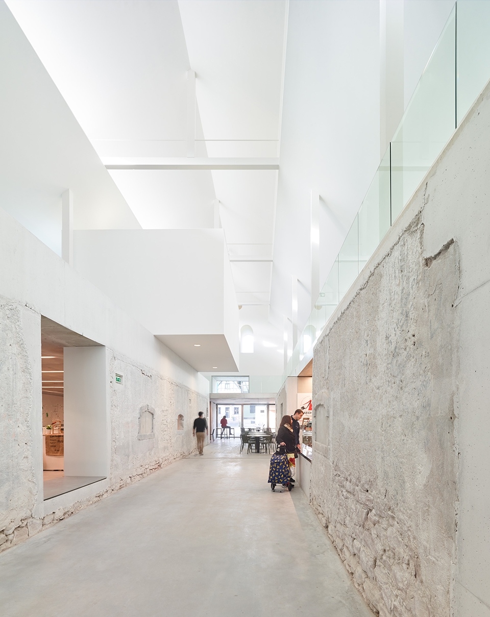 covered market and exhibition area in schiltigheim by dominique coulon associes