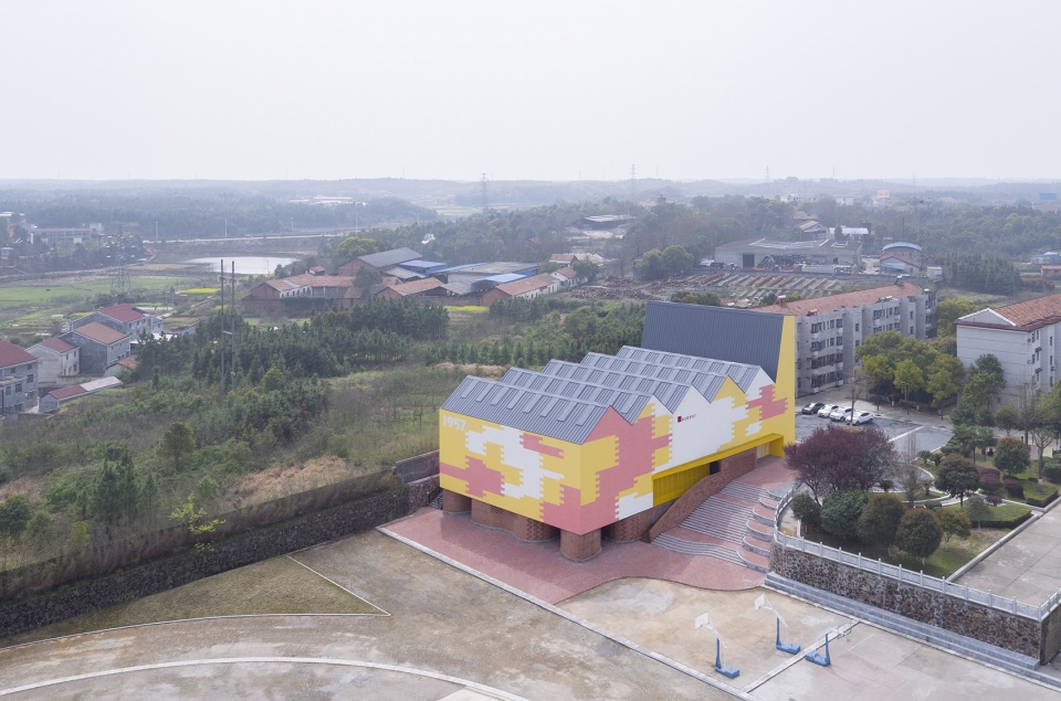 indoor playground doubling as lecture hall of yueyang county no 3 middle school china by sup atelier