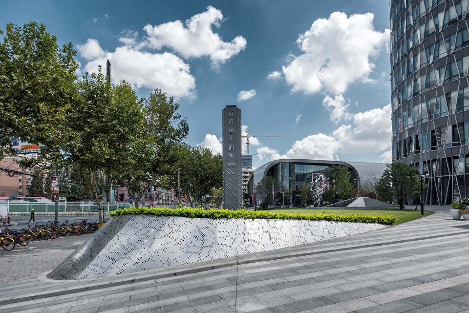 public landscape reconstruction design of shanghai bund china by hmd