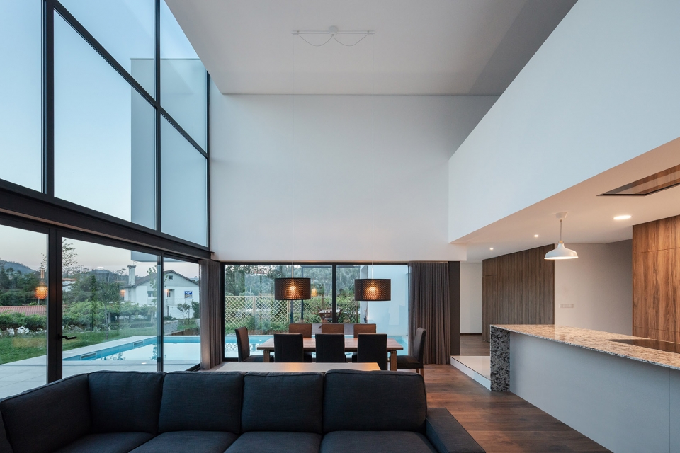 gafarim house by tiago do vale arquitectos
