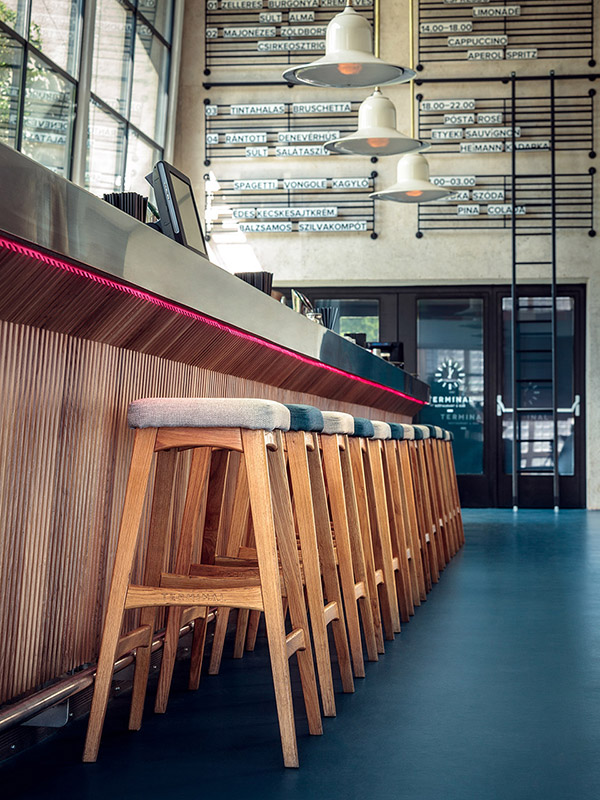 terminal restaurant by 81font