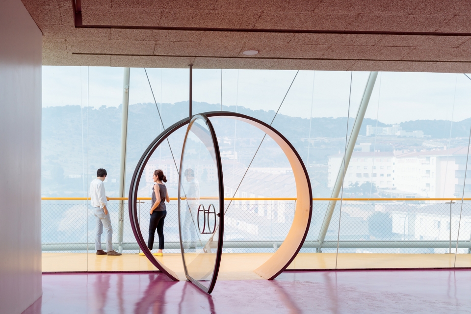 plasencia conference center and auditorium by selgascano