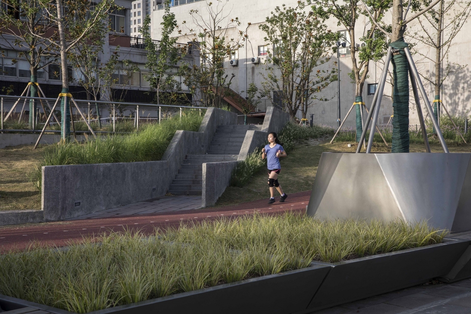 huangpu river east bund riverfront open space design china by atelier liu yuyang architects