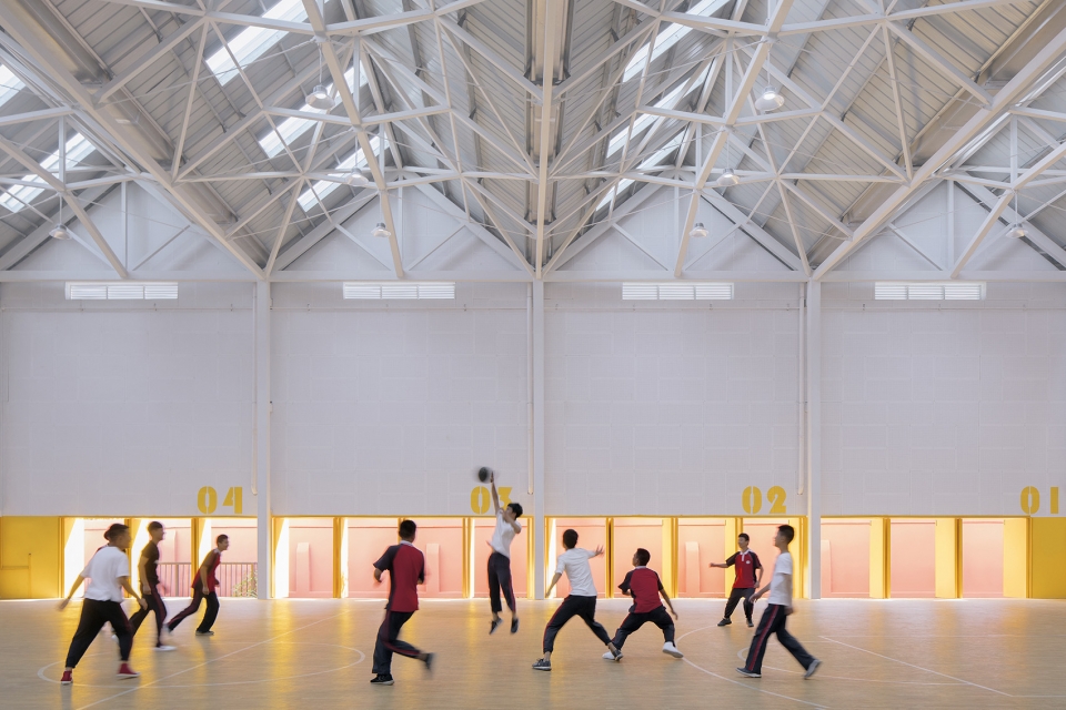 indoor playground doubling as lecture hall of yueyang county no 3 middle school china by sup atelier