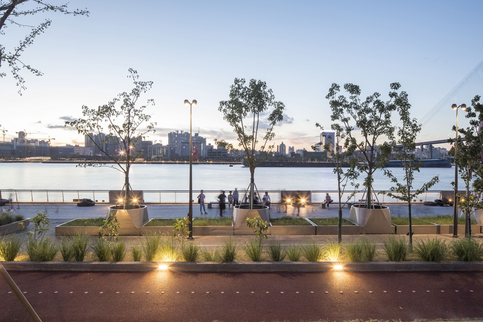huangpu river east bund riverfront open space design china by atelier liu yuyang architects