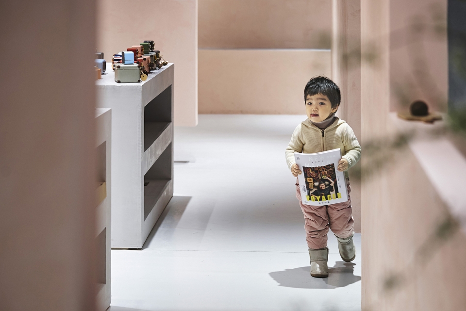teawith pink fair of the new craftsmen china by atelier jian