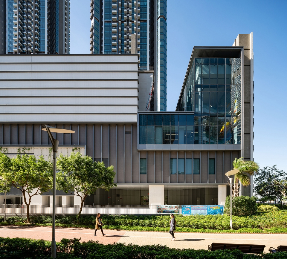 tsuen wan sports centre by lwk partners