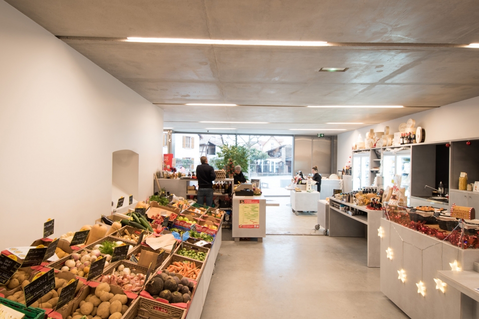covered market and exhibition area in schiltigheim by dominique coulon associes