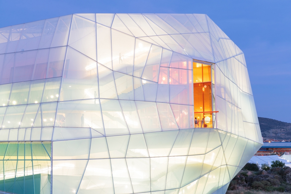 plasencia conference center and auditorium by selgascano