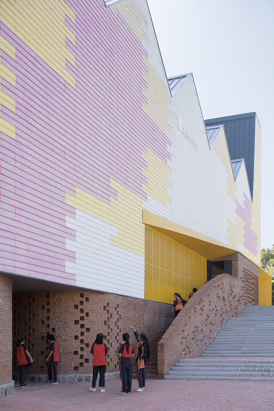 indoor playground doubling as lecture hall of yueyang county no 3 middle school china by sup atelier