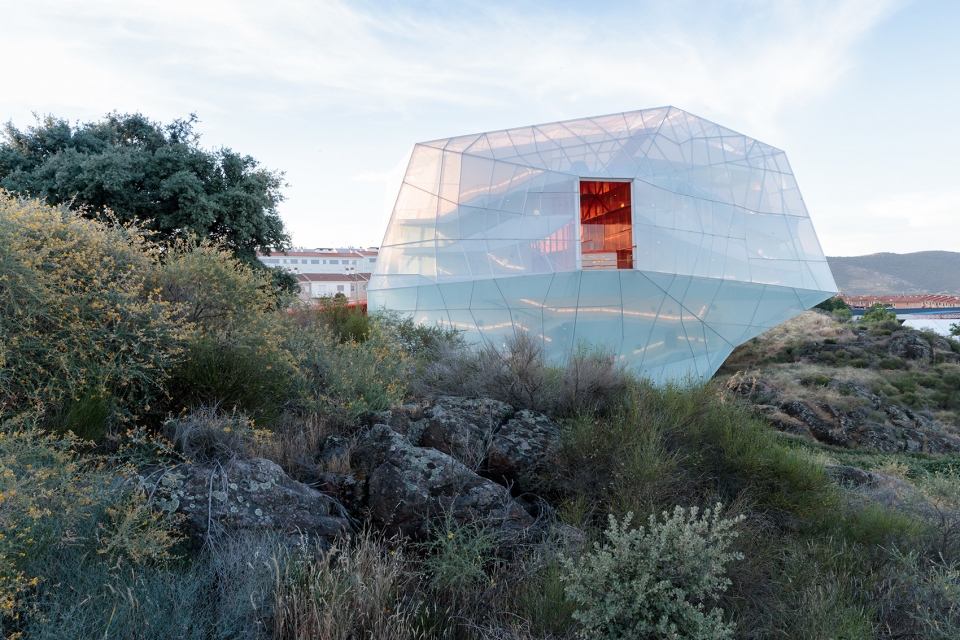 plasencia conference center and auditorium by selgascano