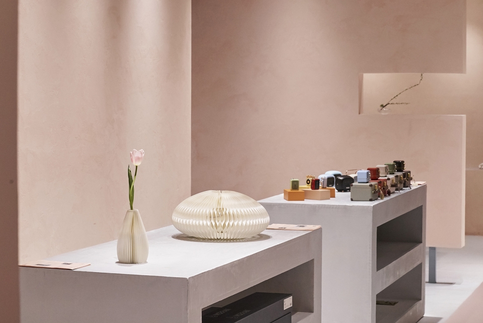 teawith pink fair of the new craftsmen china by atelier jian