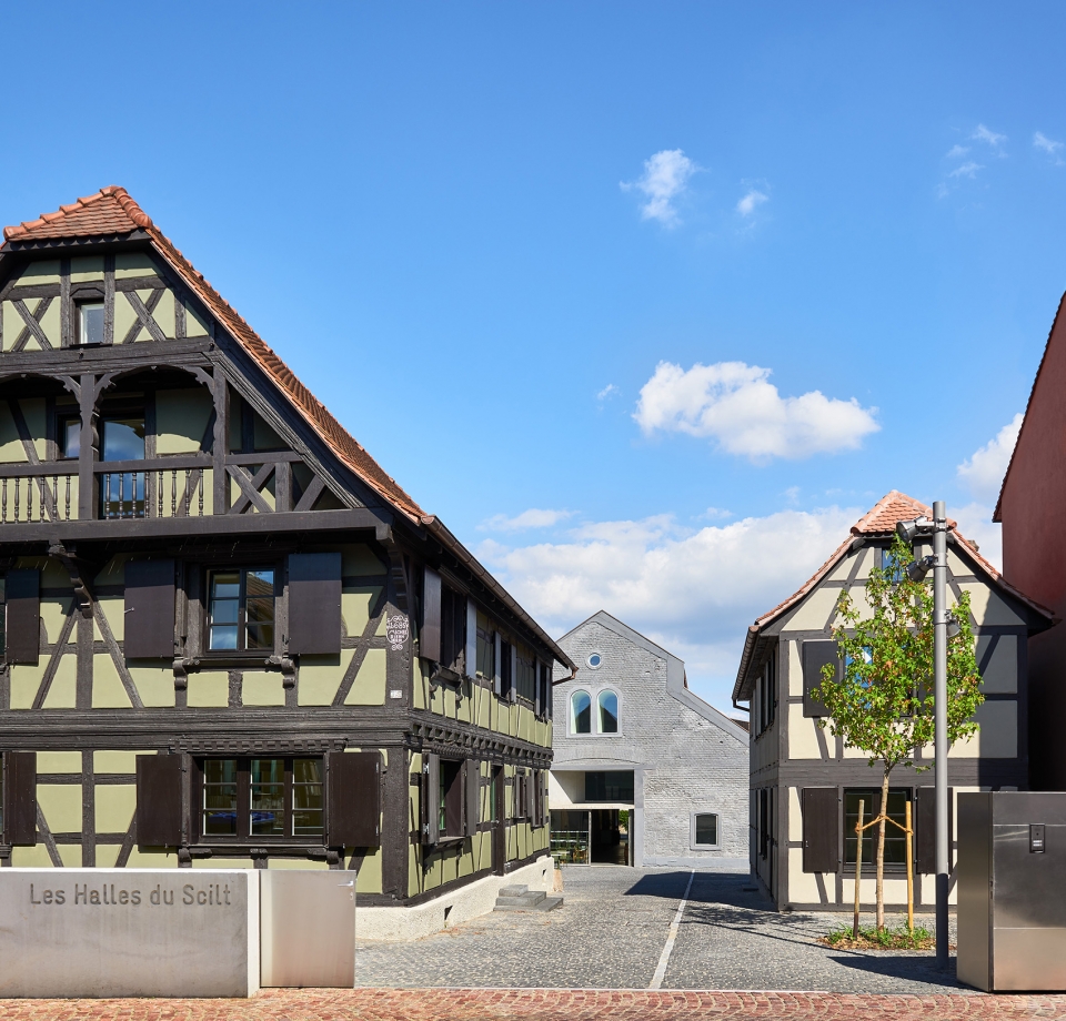 covered market and exhibition area in schiltigheim by dominique coulon associes