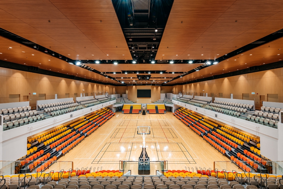 tsuen wan sports centre by lwk partners