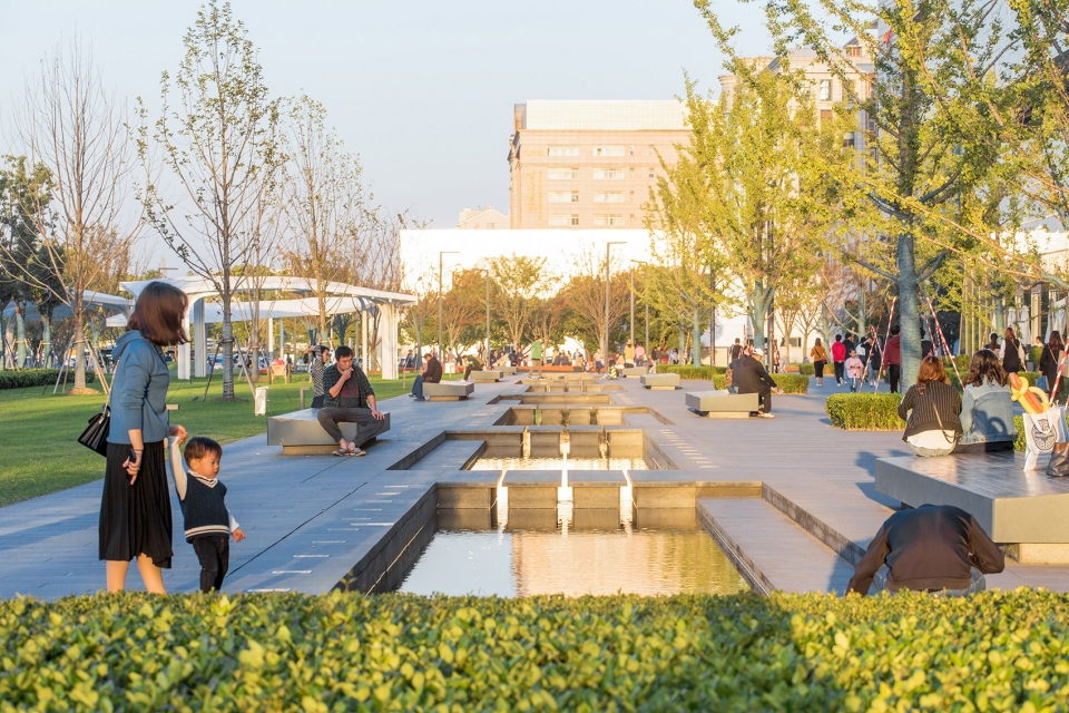 landscape design of shanghai mixc mall china by lab dh